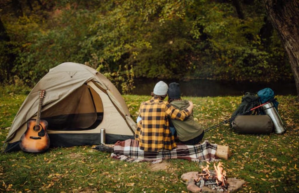 Camping sauvage vs camping aménagé : quel est le meilleur choix pour vous ?